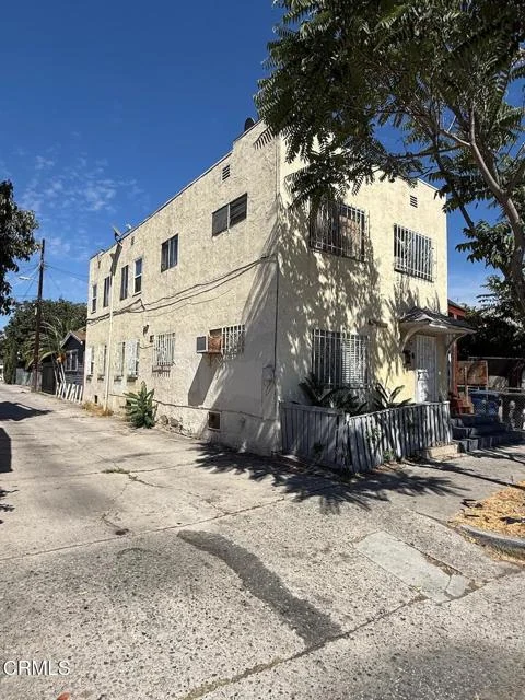583 W Avenue 26 photo 3