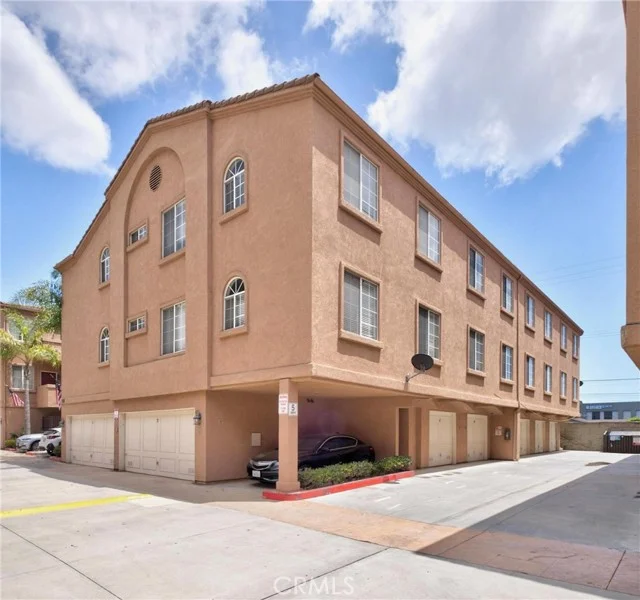 21846 S Vermont Ave #3 photo 2