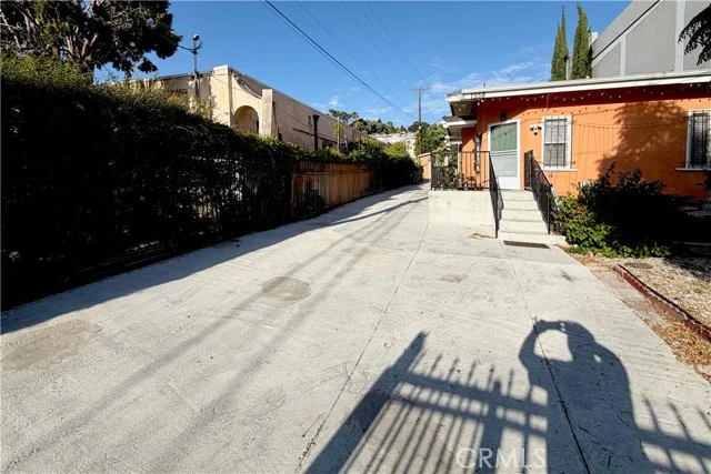 1558 N Kenmore photo 5
