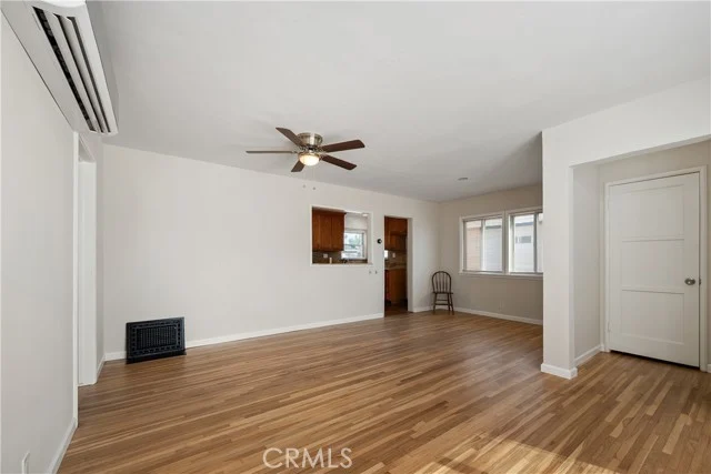 705 E Janice photo 5