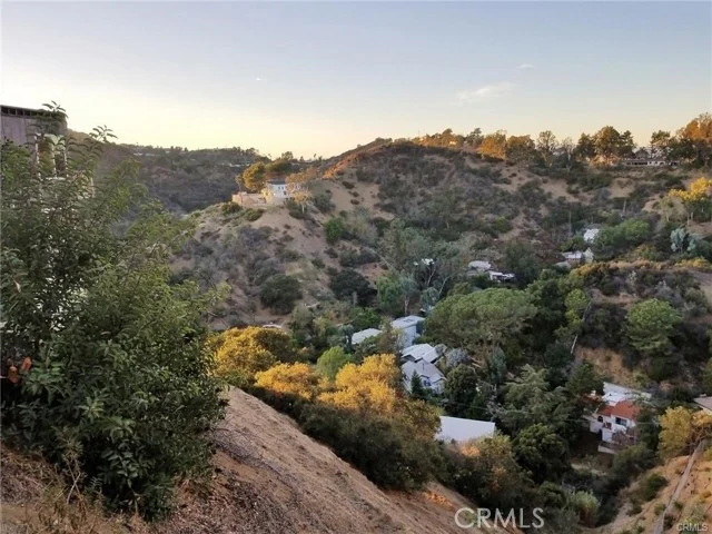 2537 Woodstock Road photo 2
