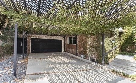 7361 Flight Avenue, Los Angeles