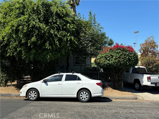 1930 Blake Avenue, Los Angeles