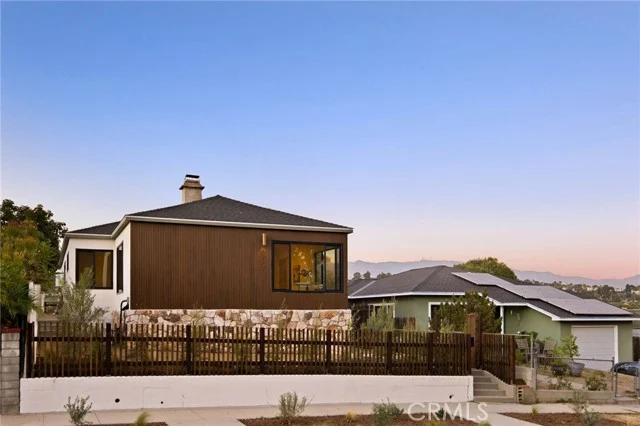 5217 Hub Street photo 2