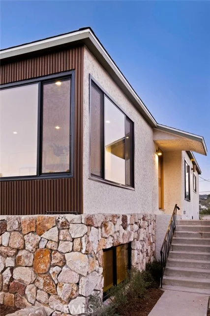 5217 Hub Street photo 3