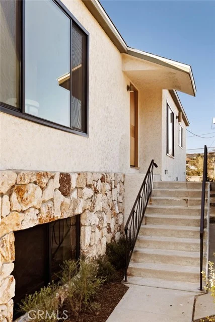 5217 Hub Street photo 4