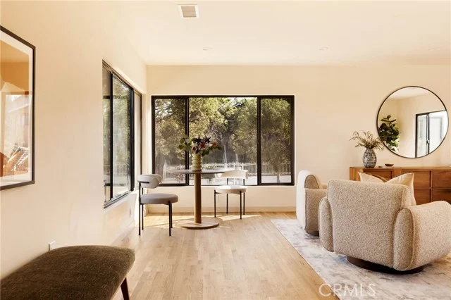 5217 Hub Street photo 5