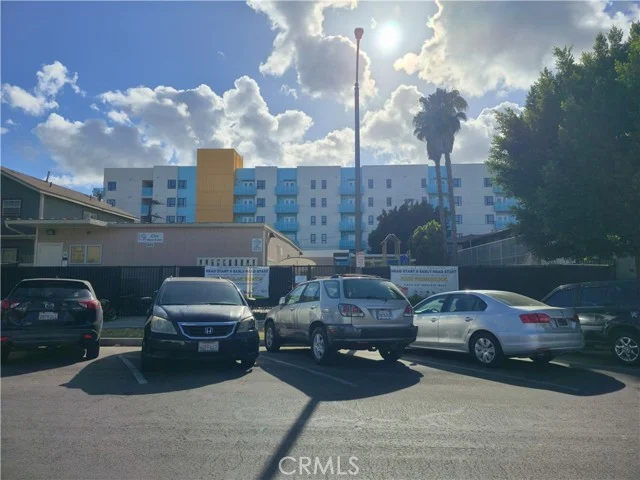 1425 Elm photo 4
