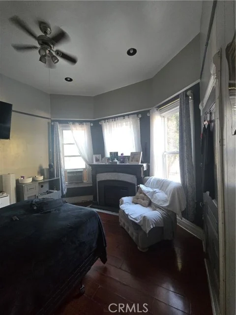 1460 W 23rd photo 3