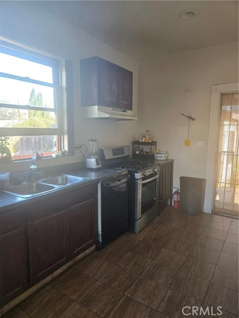 1460 W 23rd photo 5