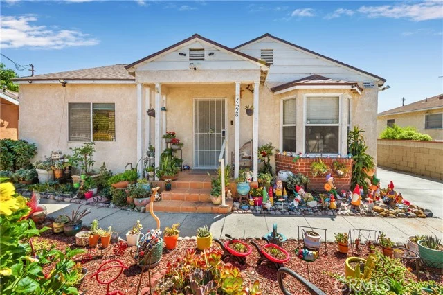 11216 Erwin Street photo 2