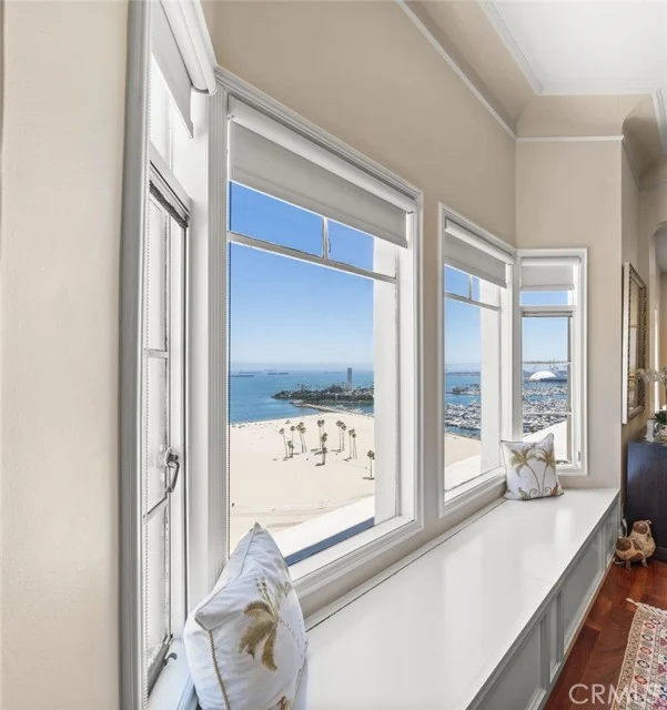 800 E Ocean Boulevard #1505 photo 2