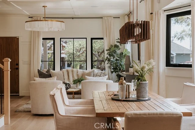 4633 Russell photo 3
