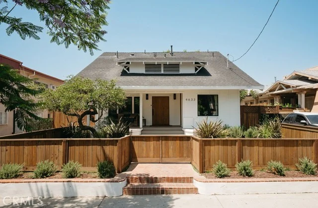 4633 Russell photo 4