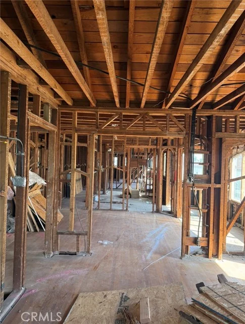 328 N Mariposa photo 5