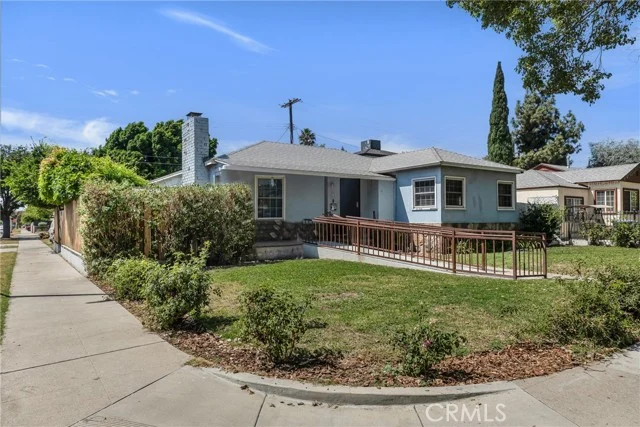 8101 Lemona, Los Angeles