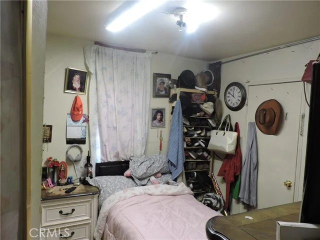 1350 E 43rd Street photo 3