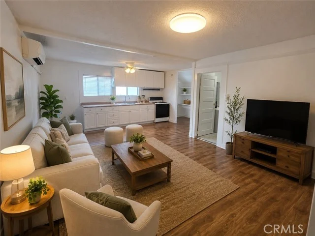 1628 S Van Ness photo 2