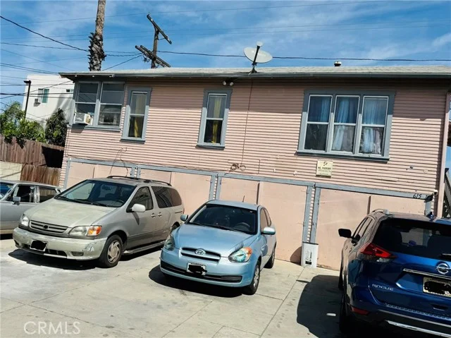 613 W 80th photo 4