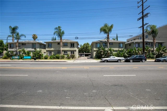 15445 Vanowen Street photo 4