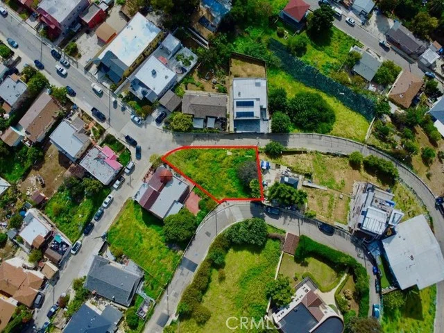 1202 N Hicks Avenue photo 2