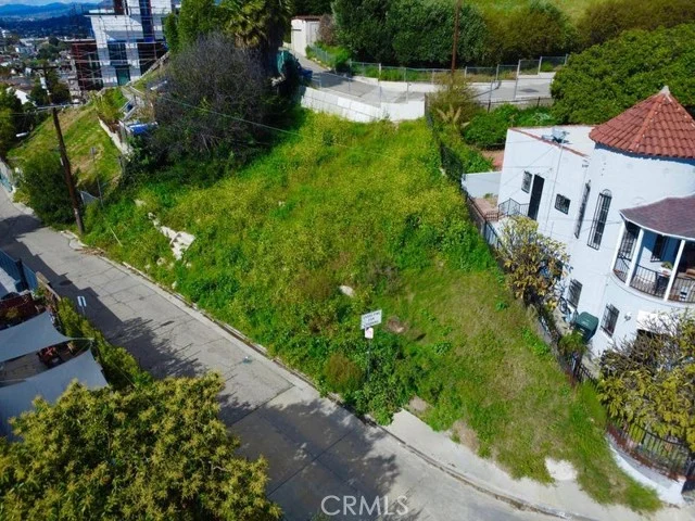1202 N Hicks Avenue photo 4