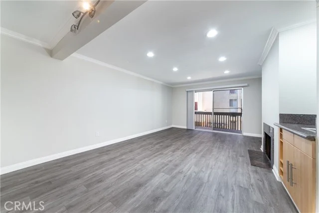 5334 Lindley Avenue #126 photo 3