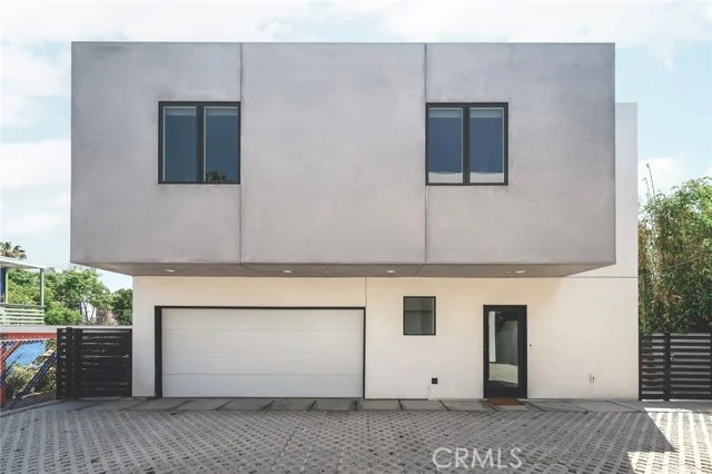 542 N Commonwealth, Los Angeles