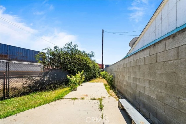 24412 Broad photo 4