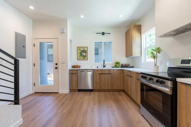 1/4 Dorris Place photo 2