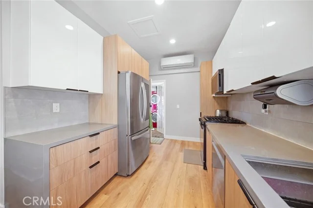1411 Albany Street photo 5