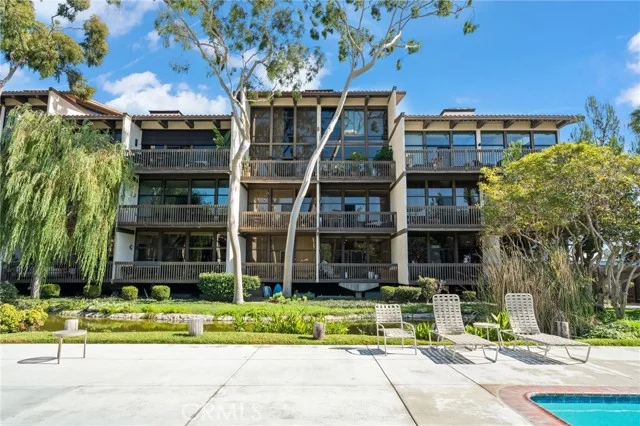 7139 Marina Pacifica Drive S #Key 8 photo 2