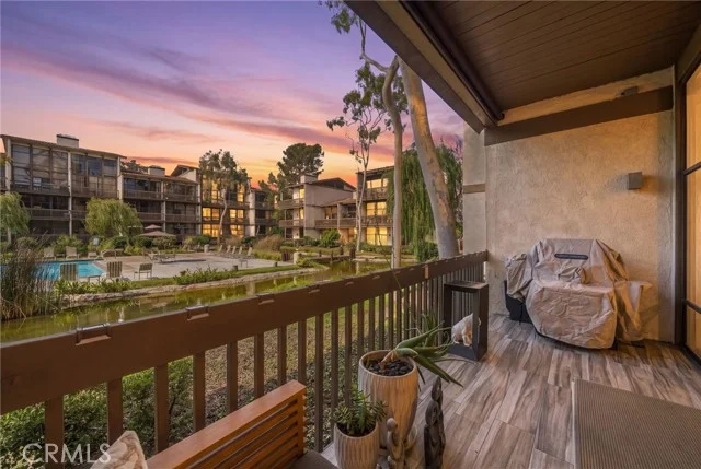 7139 Marina Pacifica Drive S #Key 8 photo 3