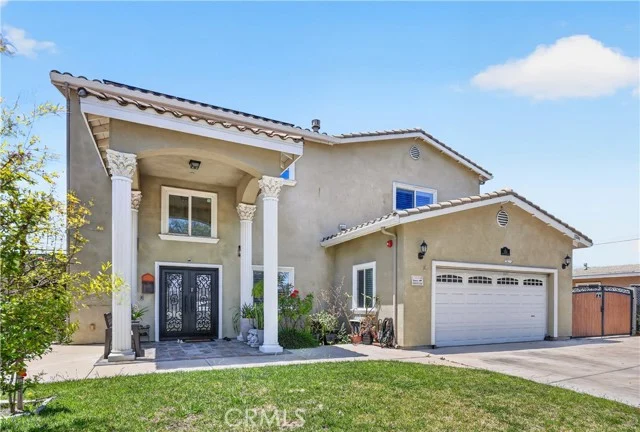 1241 N Studebaker photo 2