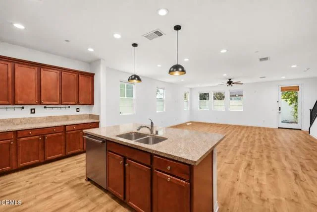 17326 Parque Vanowen Way, Lake Balboa