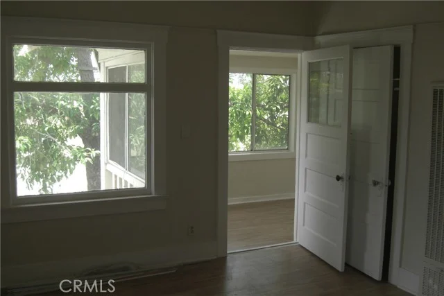 3846 S Gramercy Place photo 3
