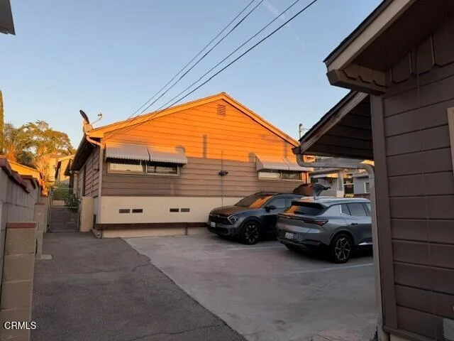 10220 McClemont Avenue photo 4