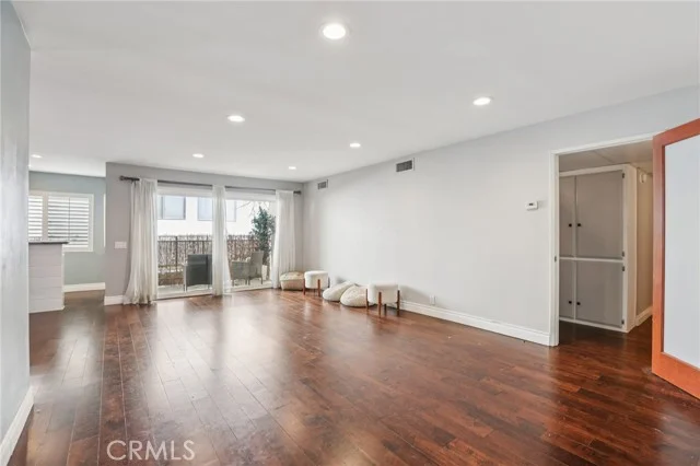 1121 N Olive Drive #211 photo 5