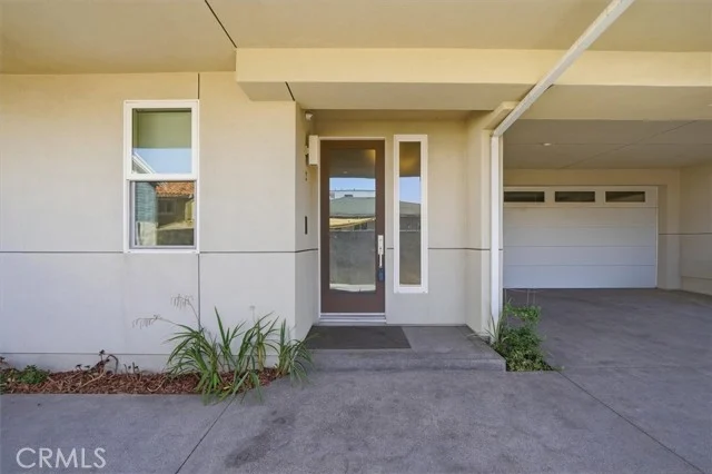 2707 Rockefeller Lane #C photo 2