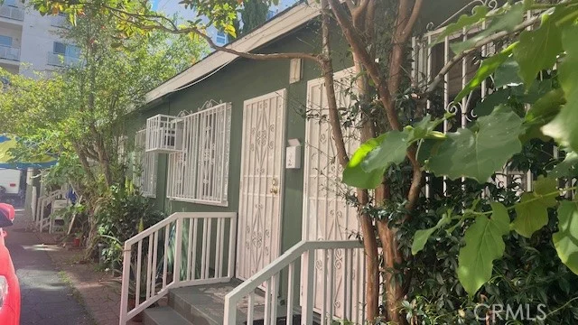 1028 S Kenmore, Los Angeles