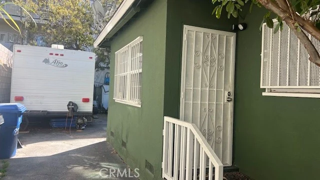 1028 S Kenmore photo 3