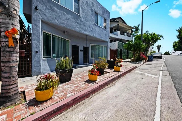 1357 W Temple photo 3