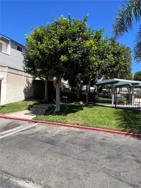 15111 Freeman Avenue #35 photo 4