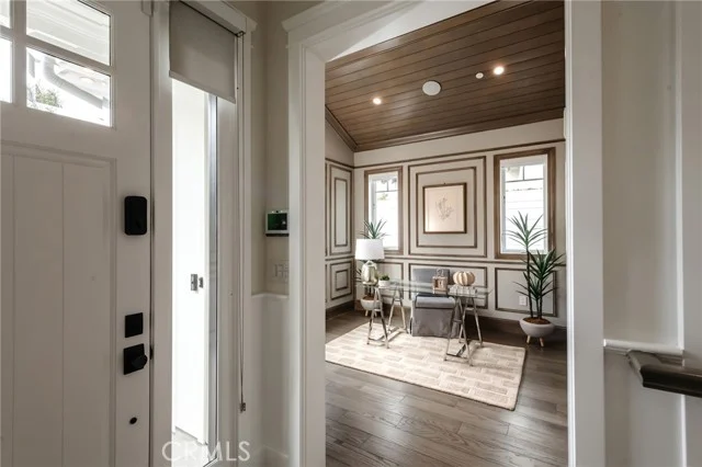 10555 Holman photo 5