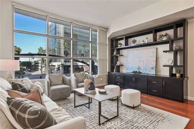 388 E Ocean Boulevard #305, Long Beach