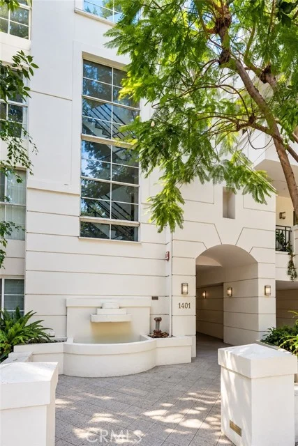 1401 S Bentley Avenue #403 photo 2