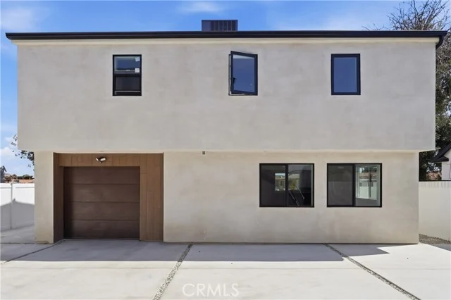 1507 W 83rd photo 4