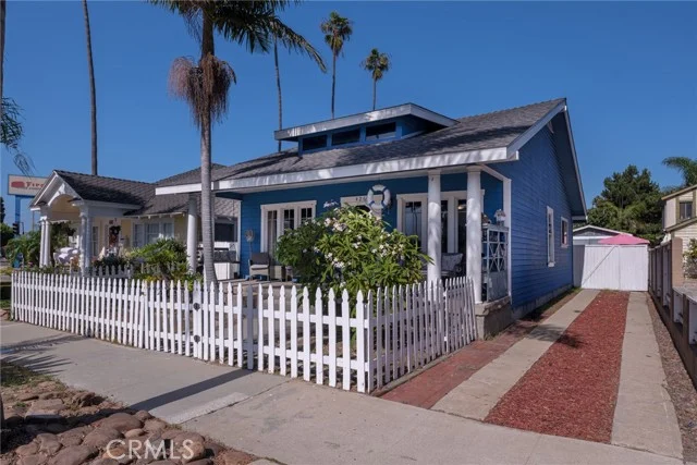 426 N Gertruda Avenue photo 2