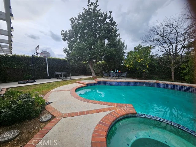 5735 Stonecrest photo 4