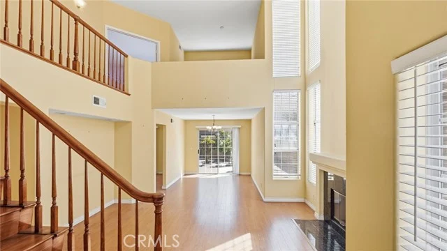 7432 Bellingham Ave photo 2